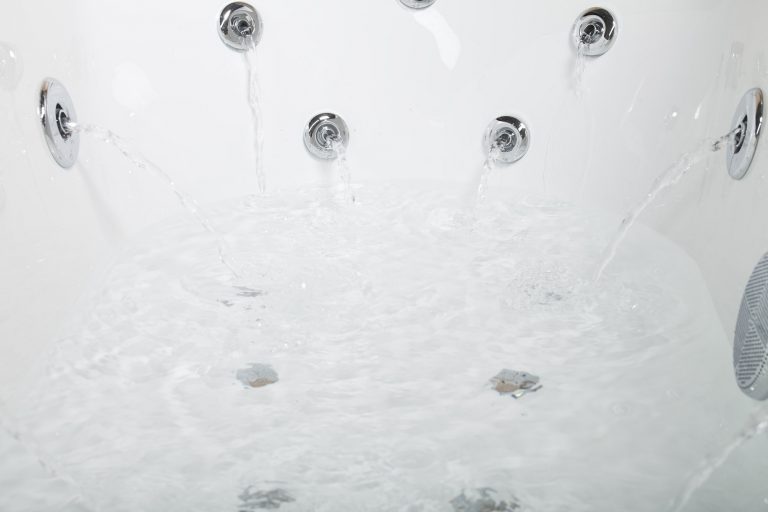 Jets in a whirlpool bath